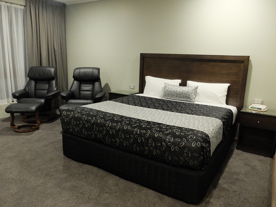 Deluxe King at River Gums Motor Inn